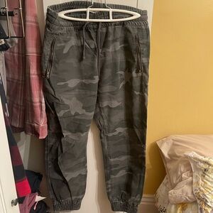 TNA camo pants.